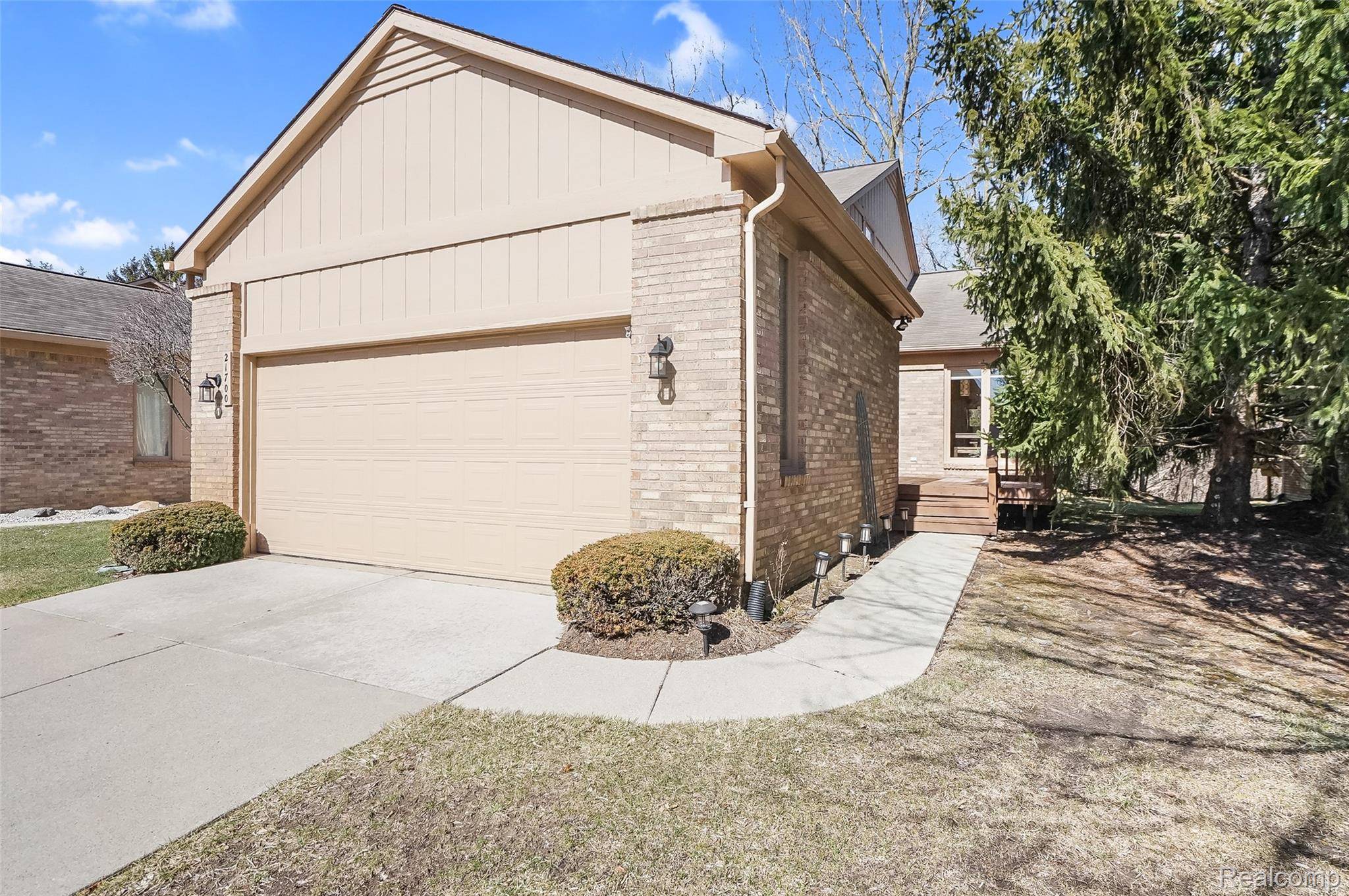 21700 River Ridge TRL N #Unit 177, Farmington Hills, MI 48335