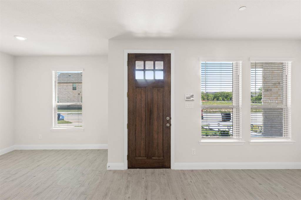 1967 Gentle Oak Trail, Corinth, TX 76210