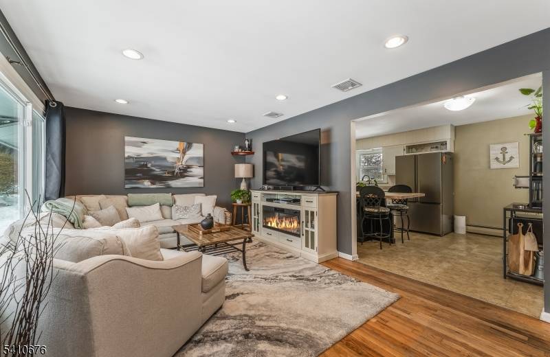 69 Beavers St, High Bridge Boro, NJ 08829