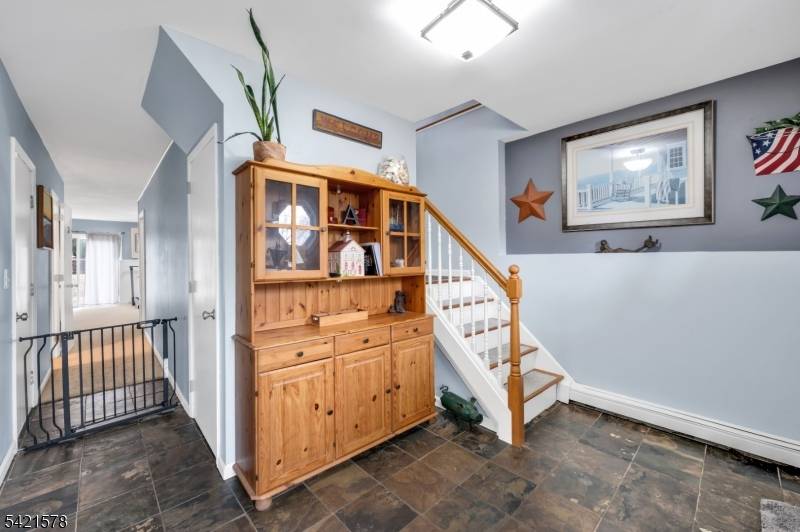 20 Park Ave, Lopatcong Twp., NJ 08865