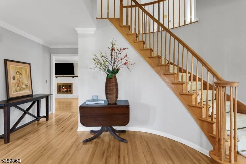 135 Woods End Dr, Bernards Twp., NJ 07920