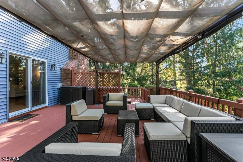 135 Woods End Dr, Bernards Twp., NJ 07920