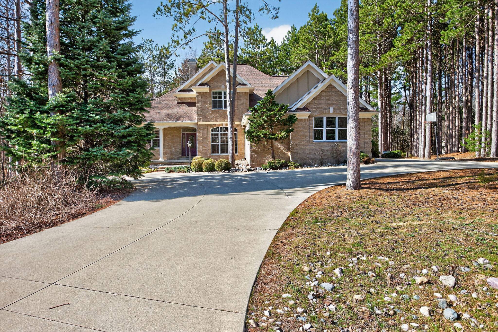 7176 Sanctuary DR, Leoni Twp, MI 49201