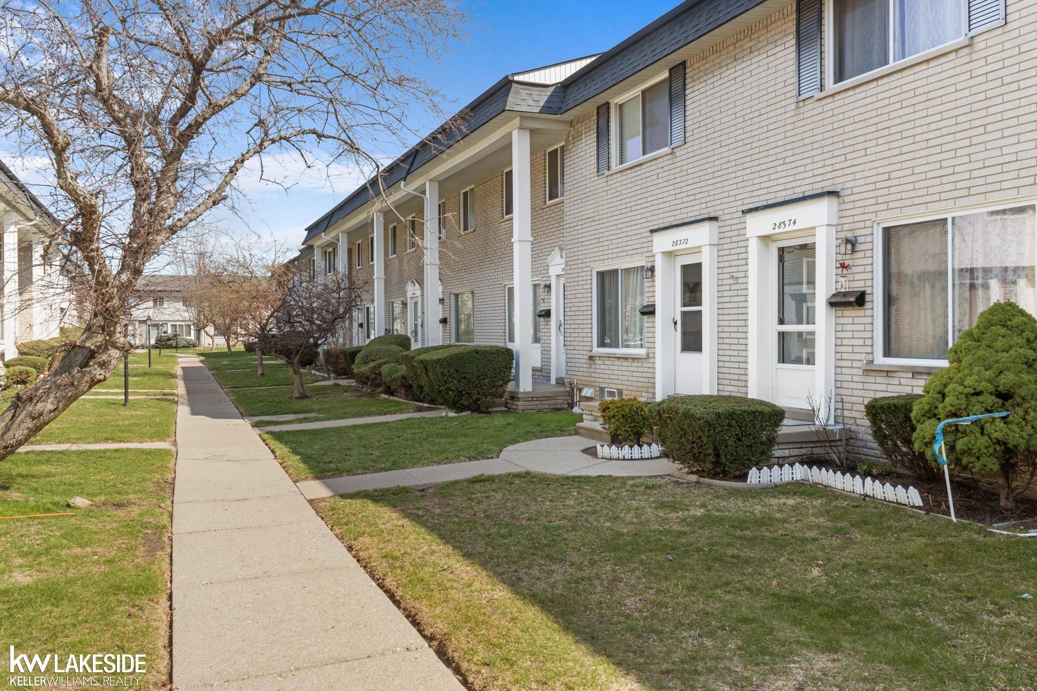 28372 Universal DR, Warren, MI 48092