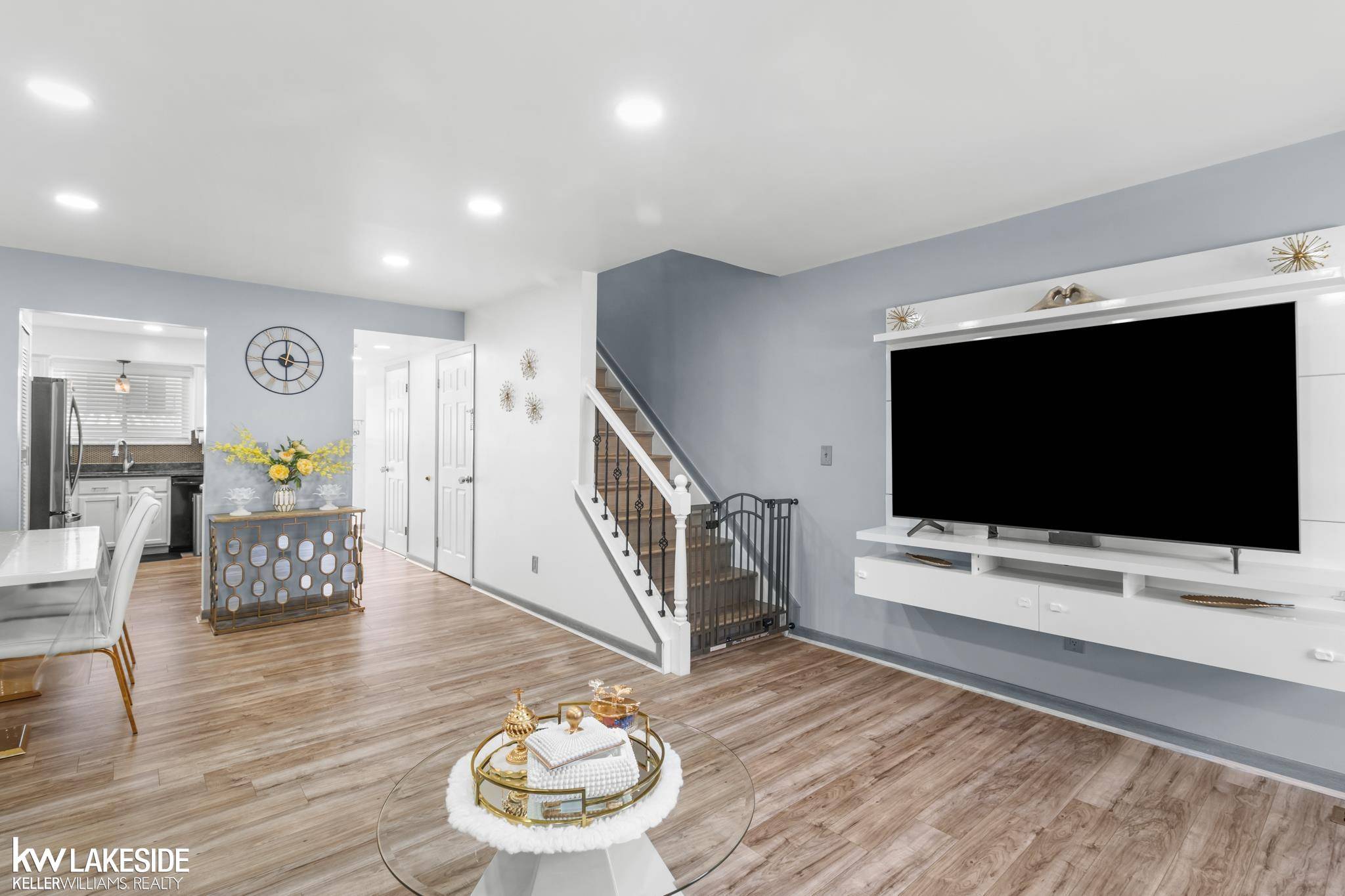 28372 Universal DR, Warren, MI 48092