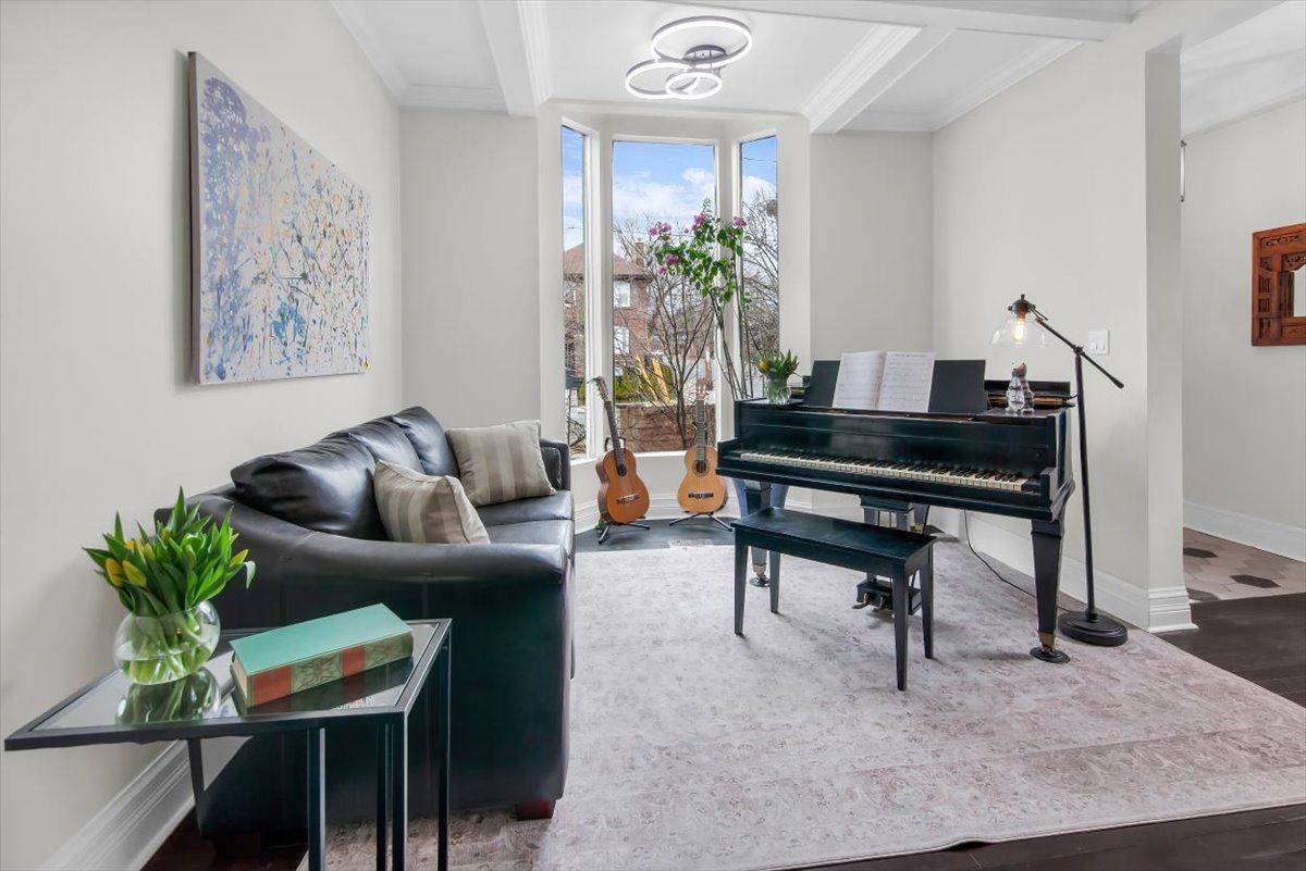 239 Heath ST E, Toronto C09, ON M4T 1T1