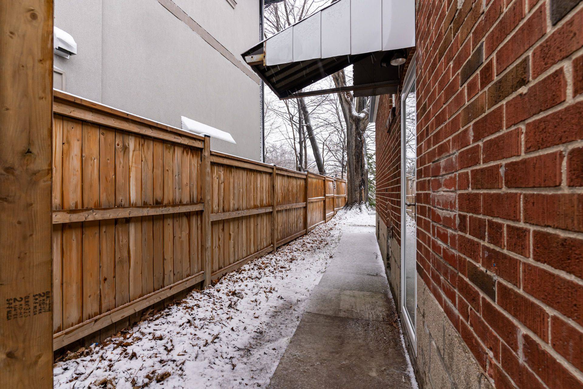 116 Ferris RD #Bsmt, Toronto E03, ON M4B 1G4