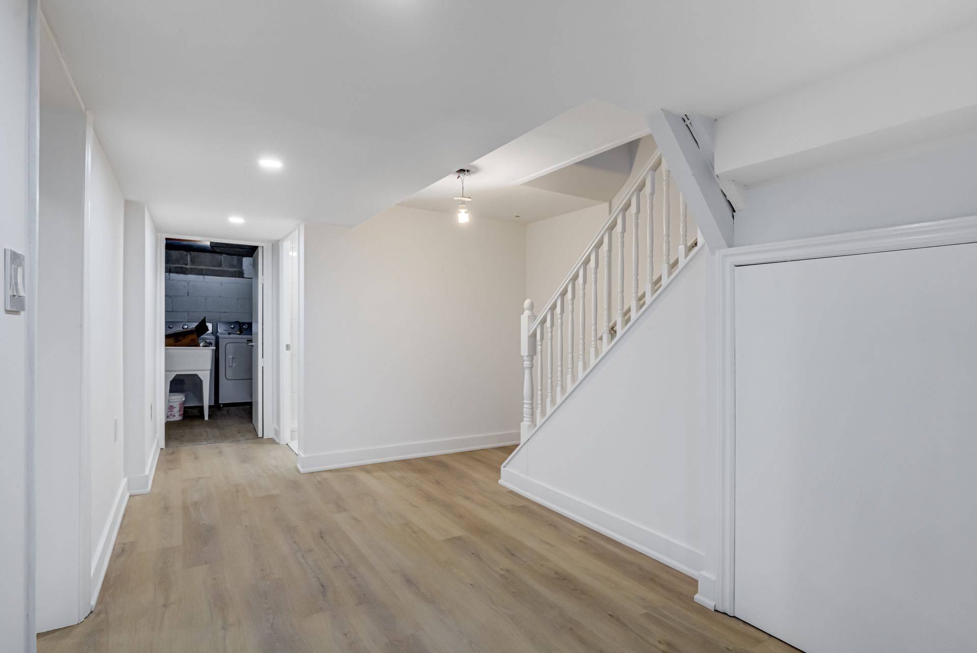 116 Ferris RD #Bsmt, Toronto E03, ON M4B 1G4