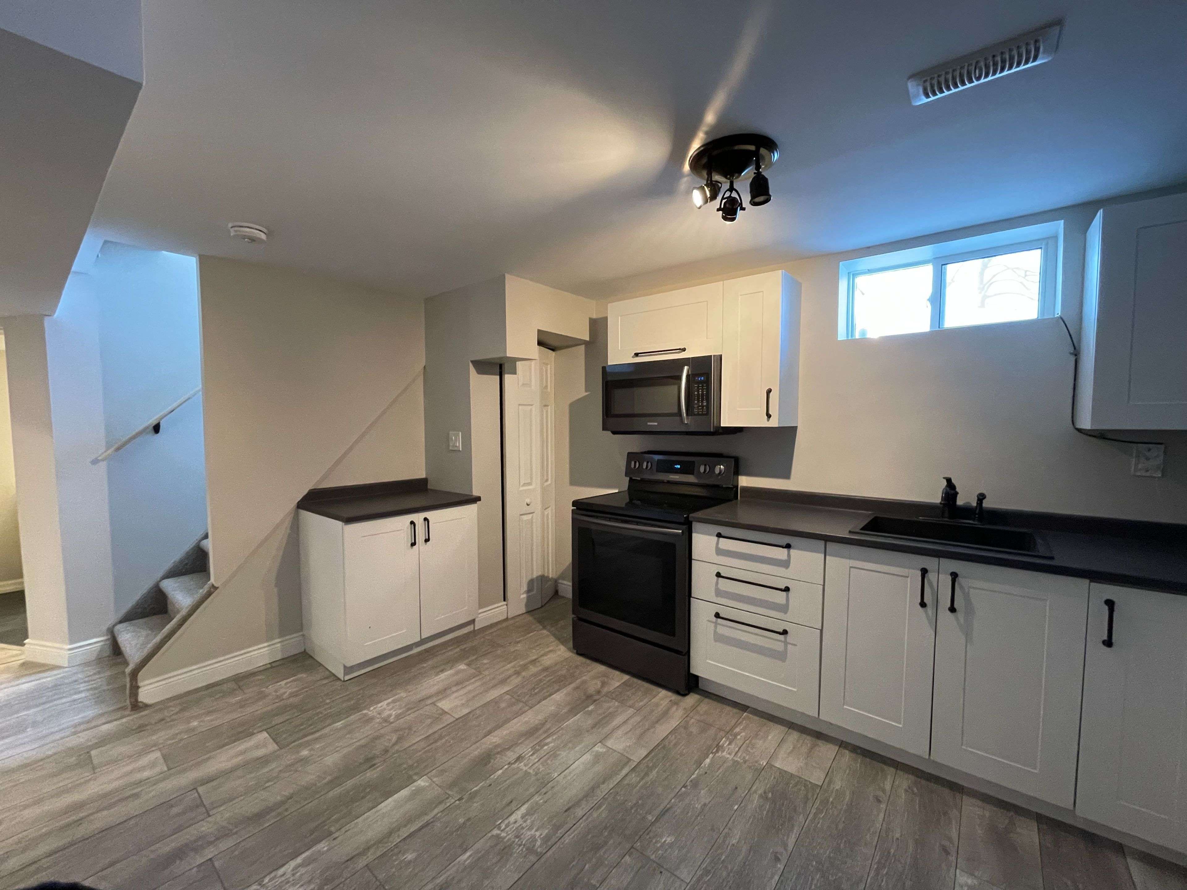 685 Armour RD #Lower, Peterborough, ON K9H 1Z5