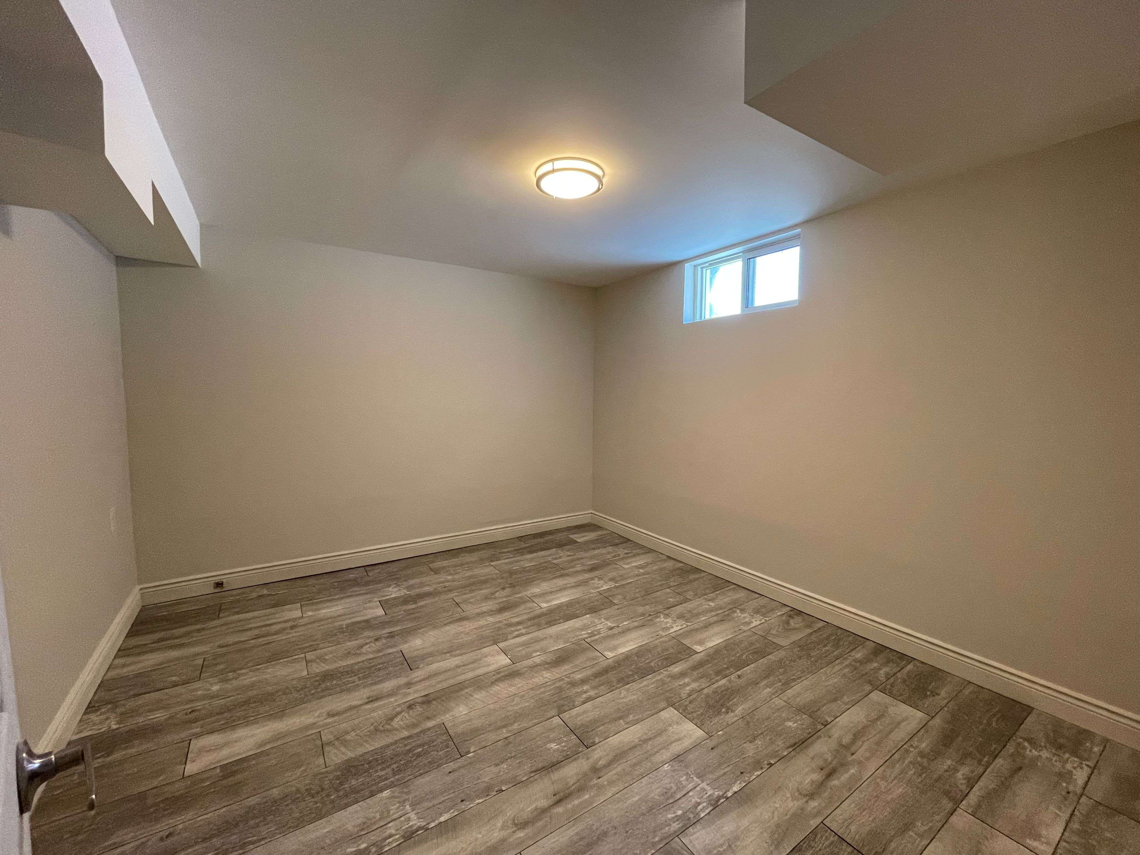 685 Armour RD #Lower, Peterborough, ON K9H 1Z5