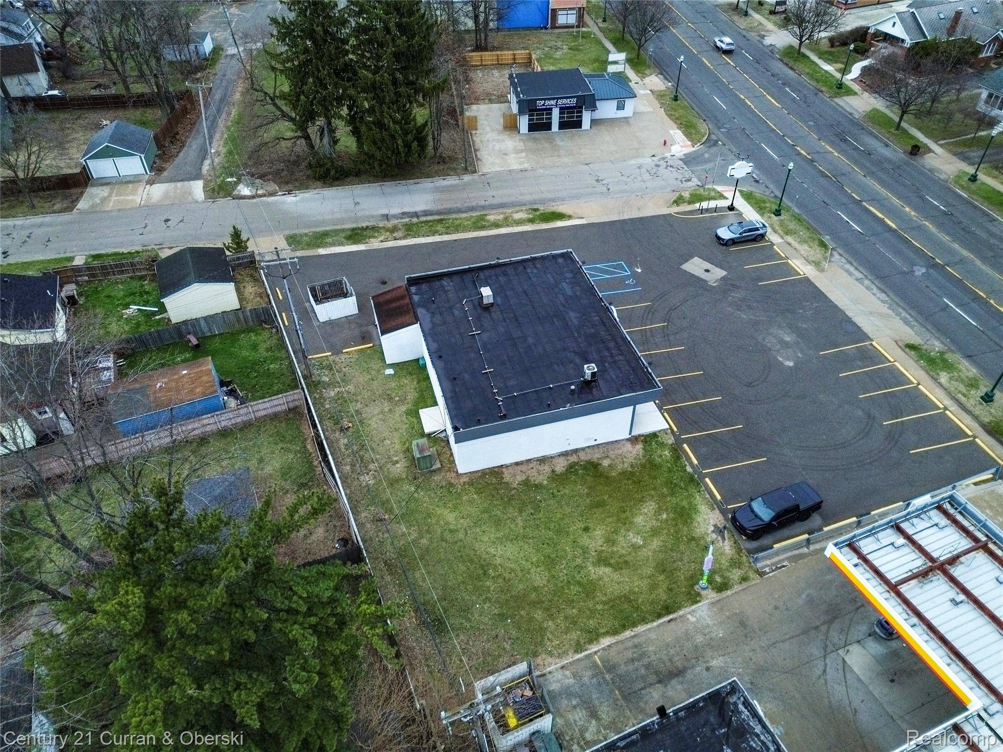 4502 S Wayne RD, Wayne, MI 48184