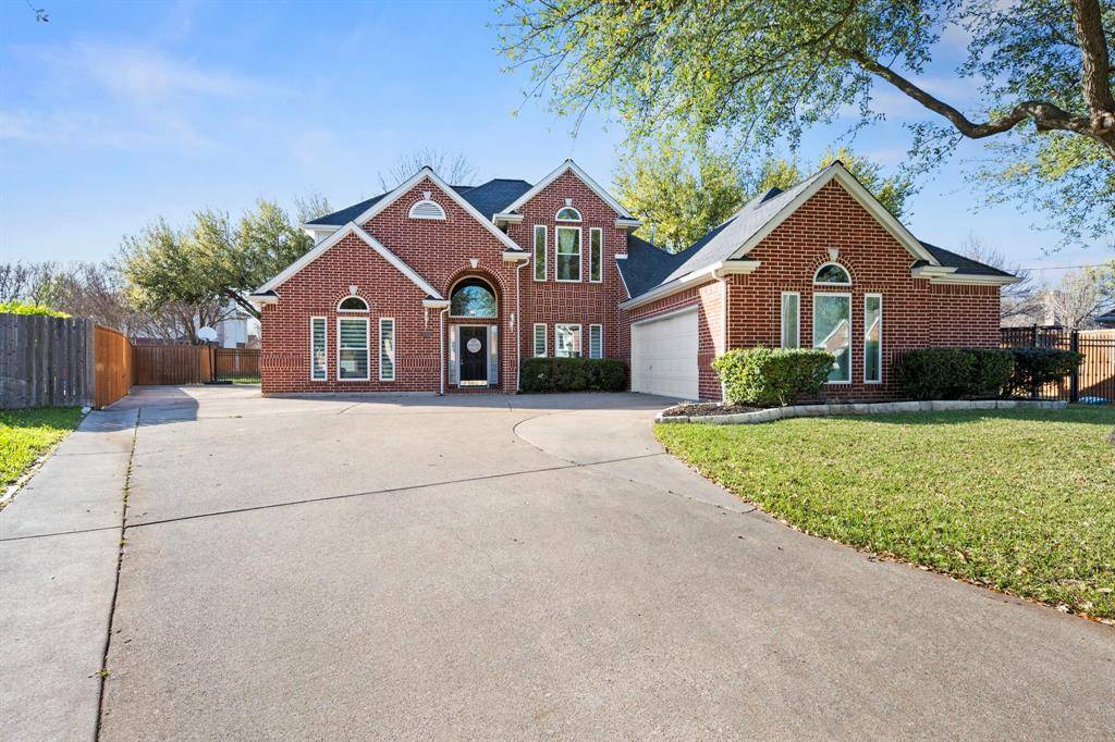 6402 Creekbend Court, Arlington, TX 76001