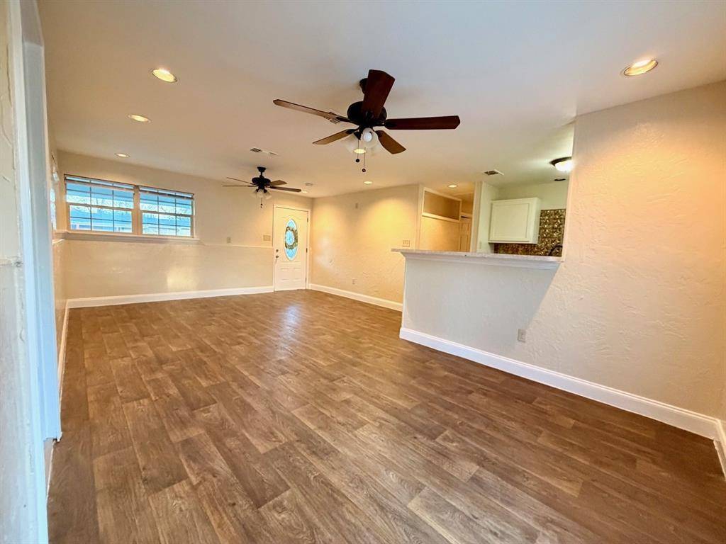 1813 Del Rancho Drive, Irving, TX 75061