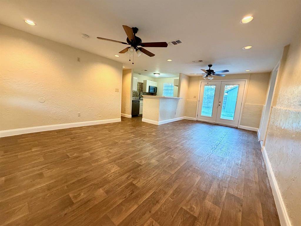 1813 Del Rancho Drive, Irving, TX 75061