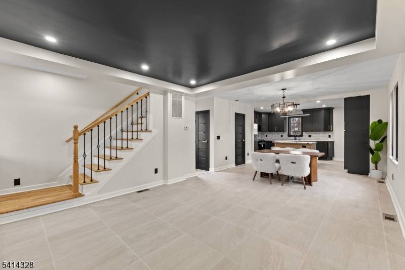 79 3Rd St, Somerville Boro, NJ 08876