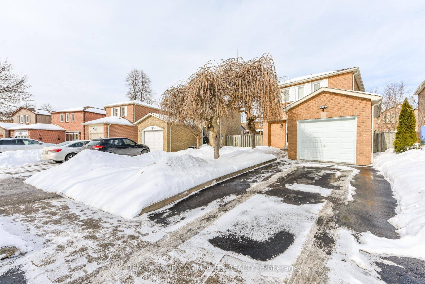 64 Chatfield DR, Ajax, ON L1T 2K1