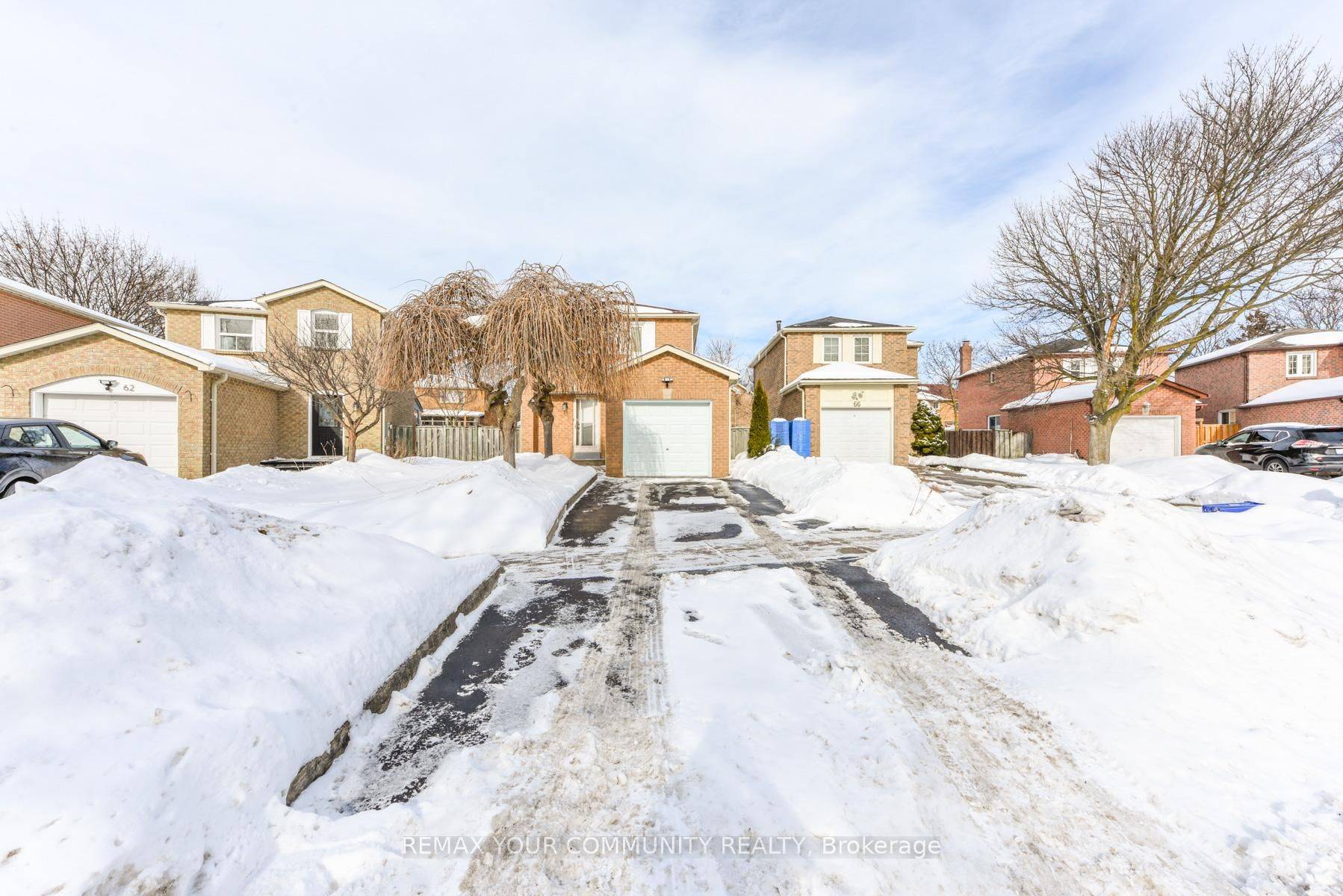 64 Chatfield DR, Ajax, ON L1T 2K1