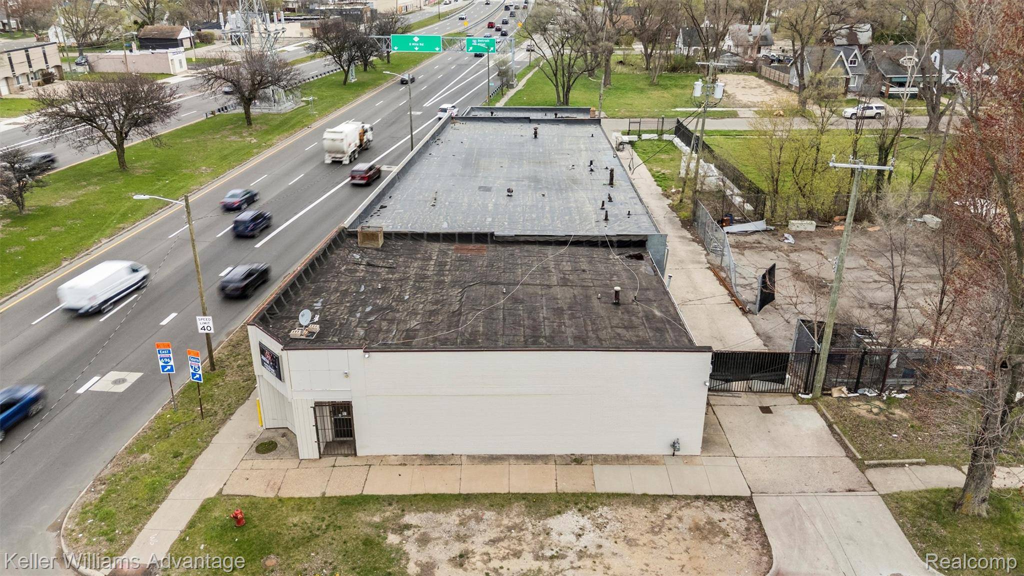 300 E 8 MILE RD, Detroit, MI 48203