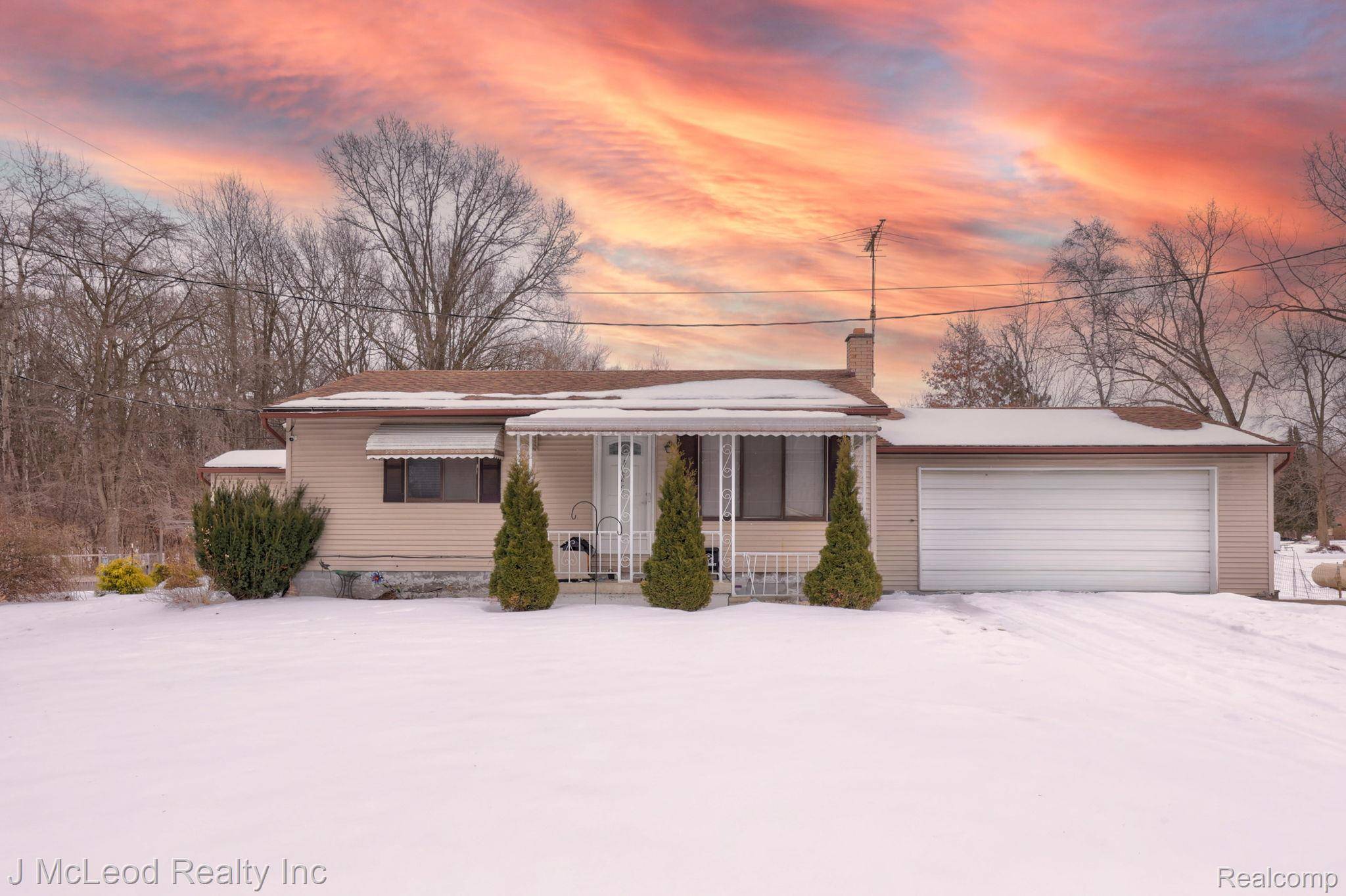 9975 TUSCOLA RD, Arbela Twp, MI 48420