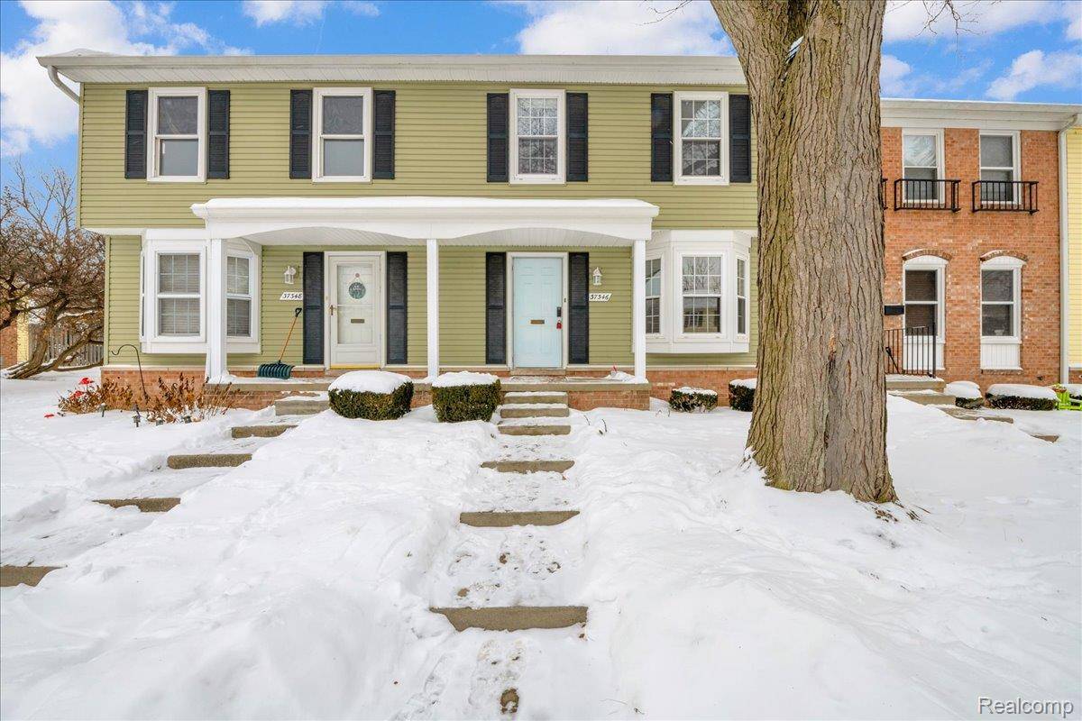 37346 Charter Oaks BLVD, Clinton Charter Township, MI 48036