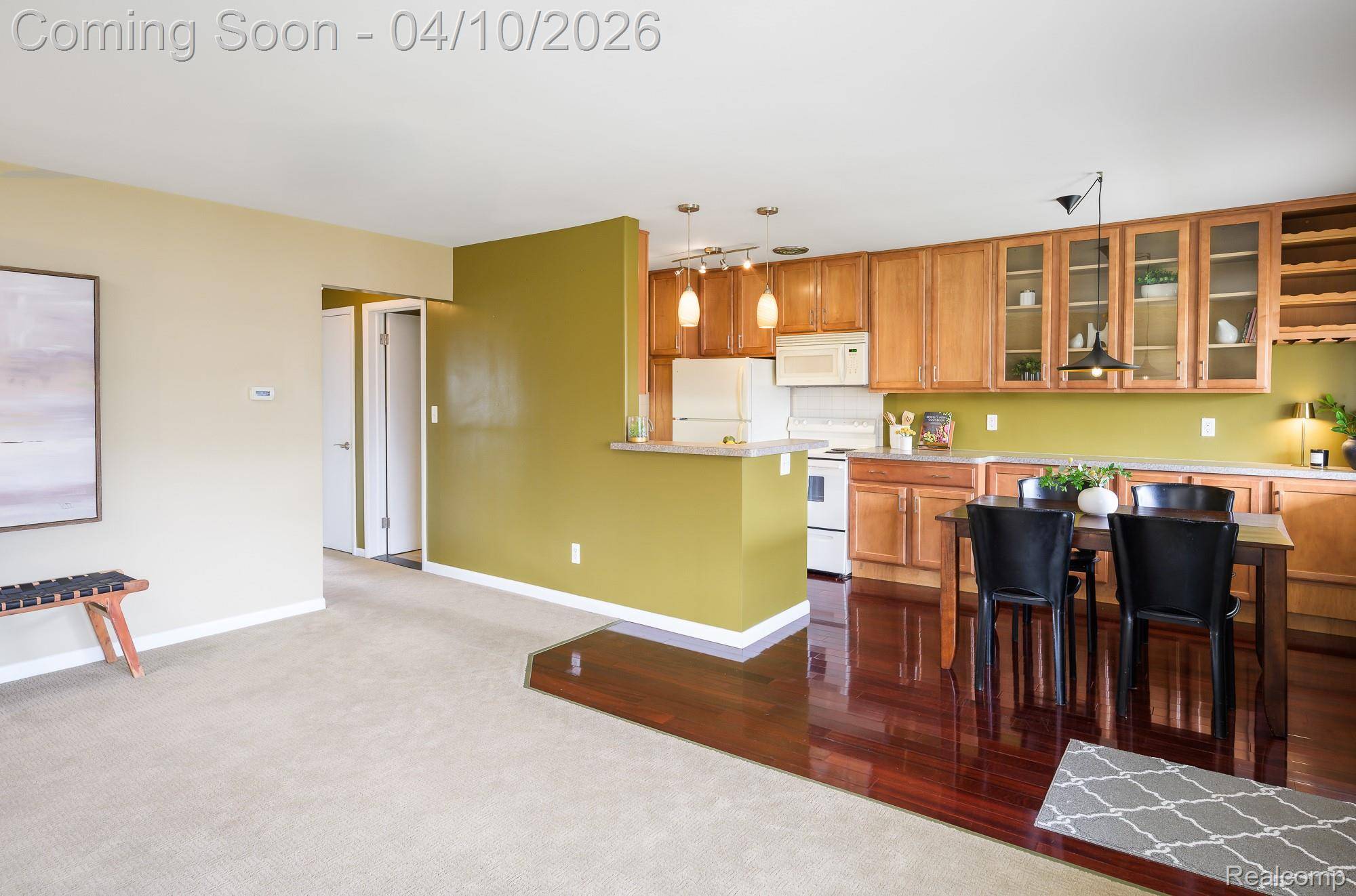 2125 Clawson AVE #204, Royal Oak, MI 48073