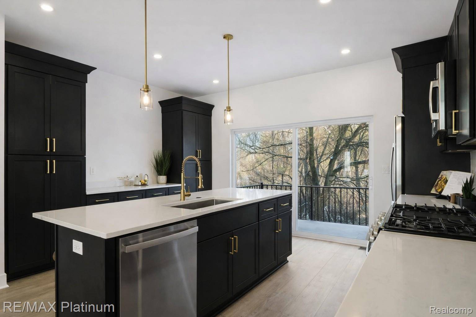 1656 Pinecroft LN, Howell Township, MI 48855