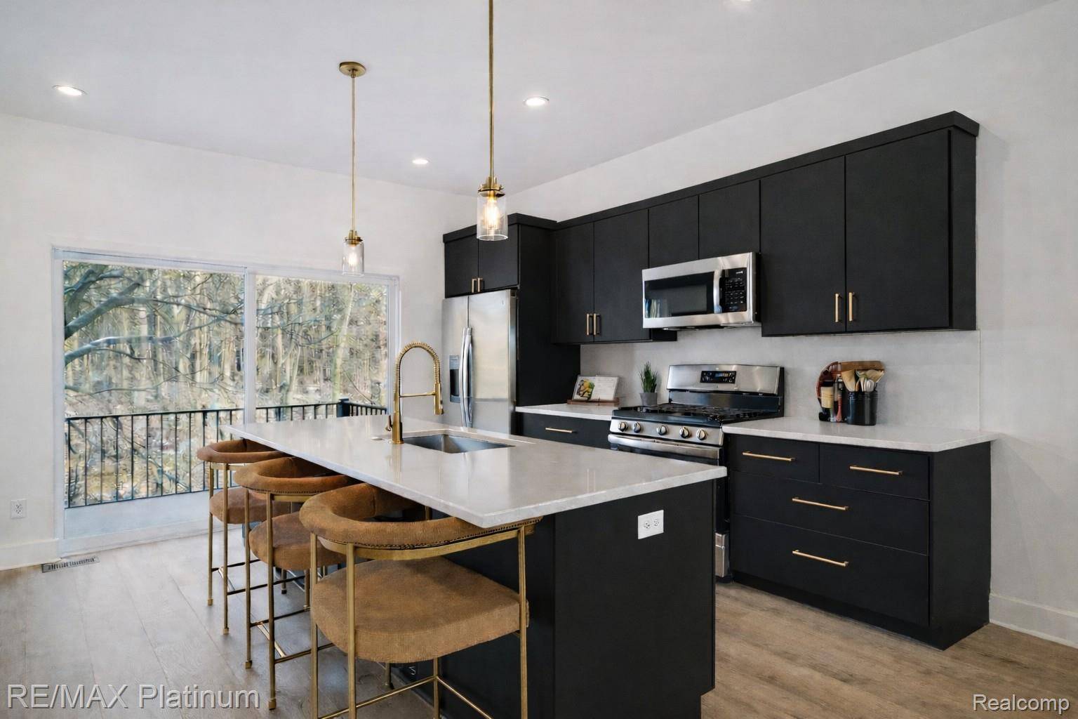 1656 Pinecroft LN, Howell Township, MI 48855