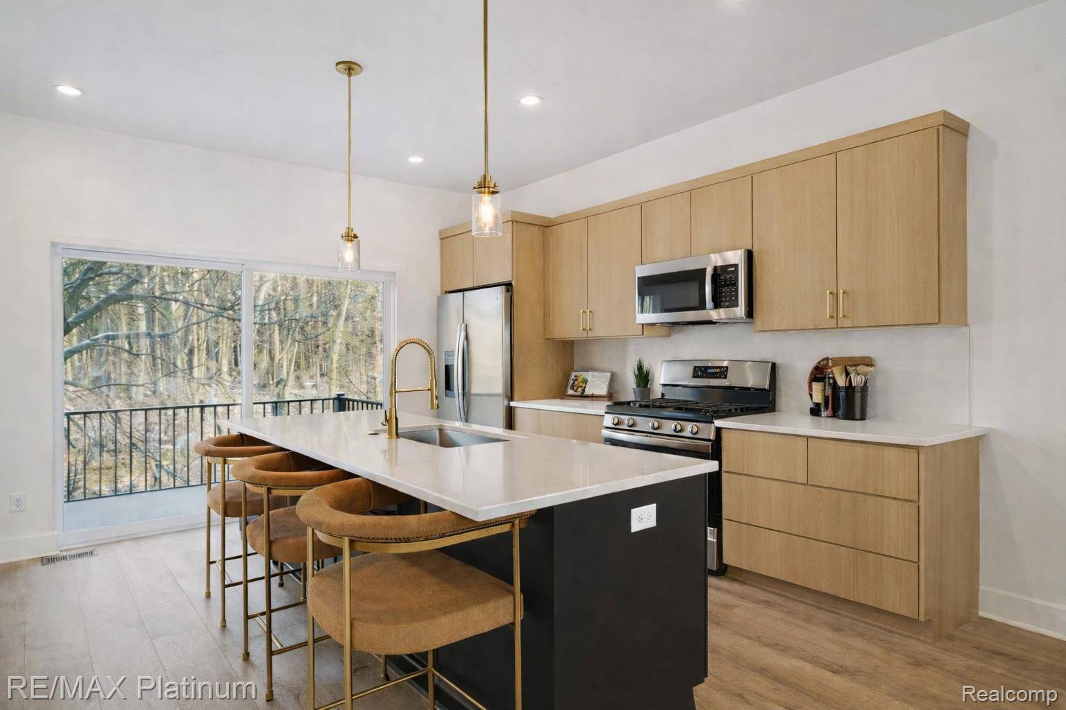 1656 Pinecroft LN, Howell Township, MI 48855