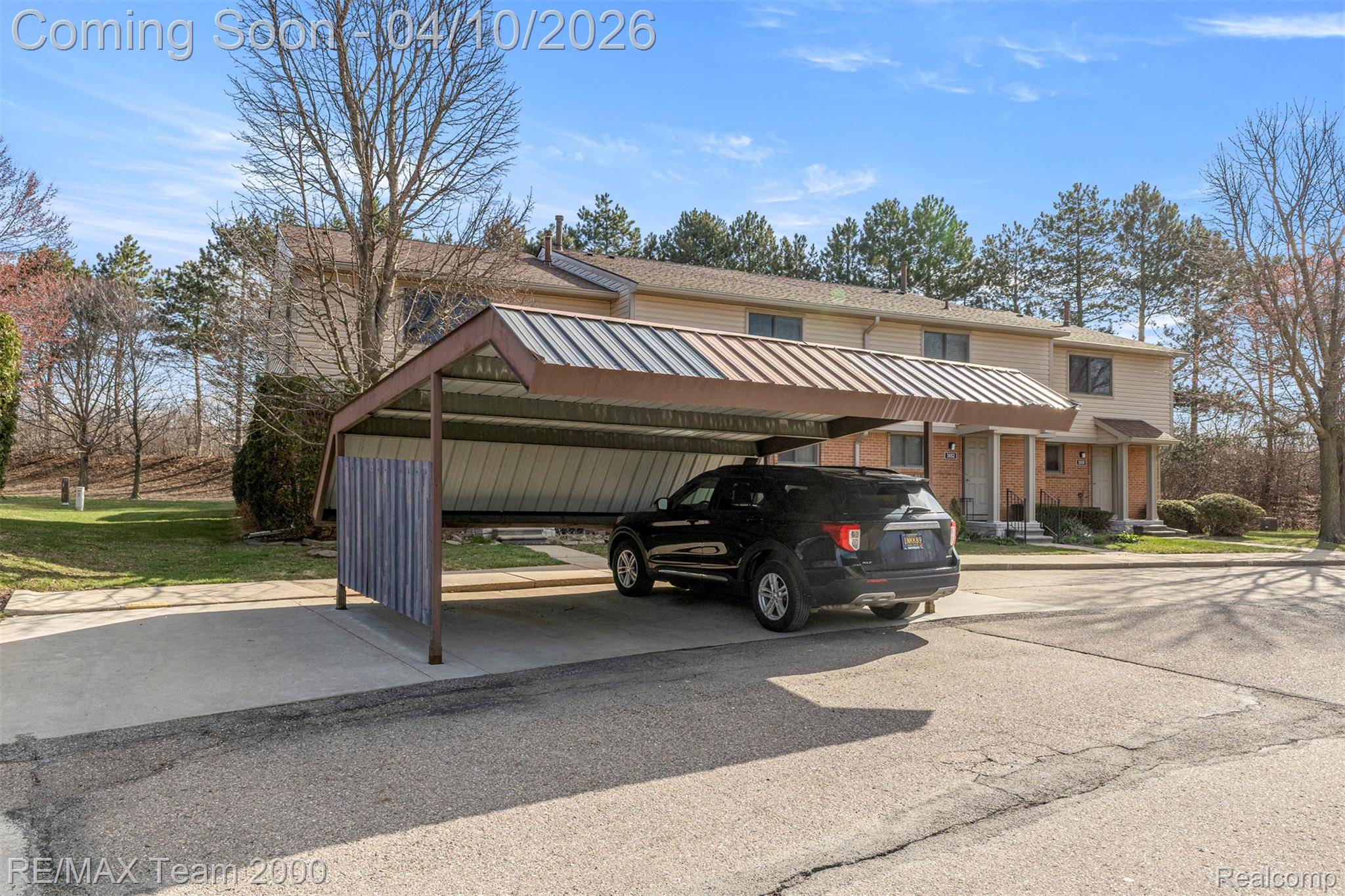 3656 Old Creek RD, Troy, MI 48084