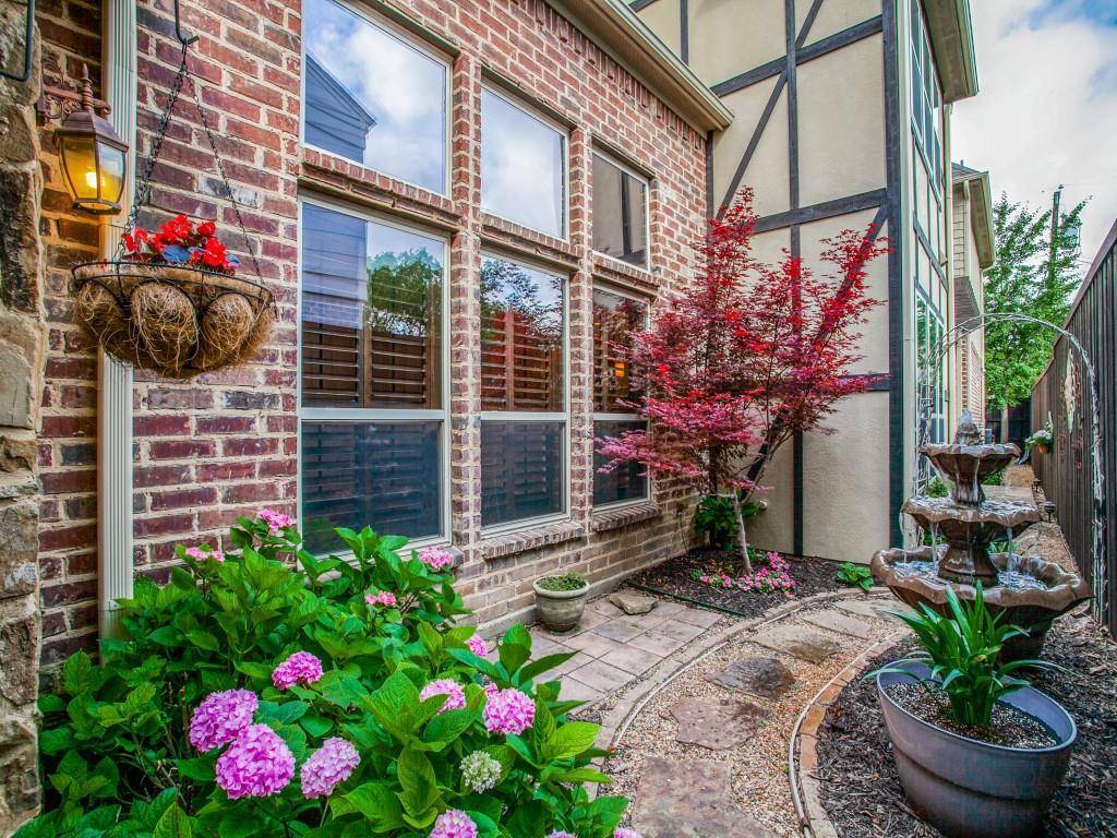 3717 W Beverly Drive, Dallas, TX 75209