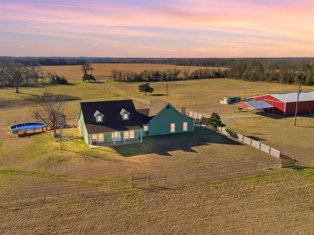 643 CR 2992, Windom, TX 75492