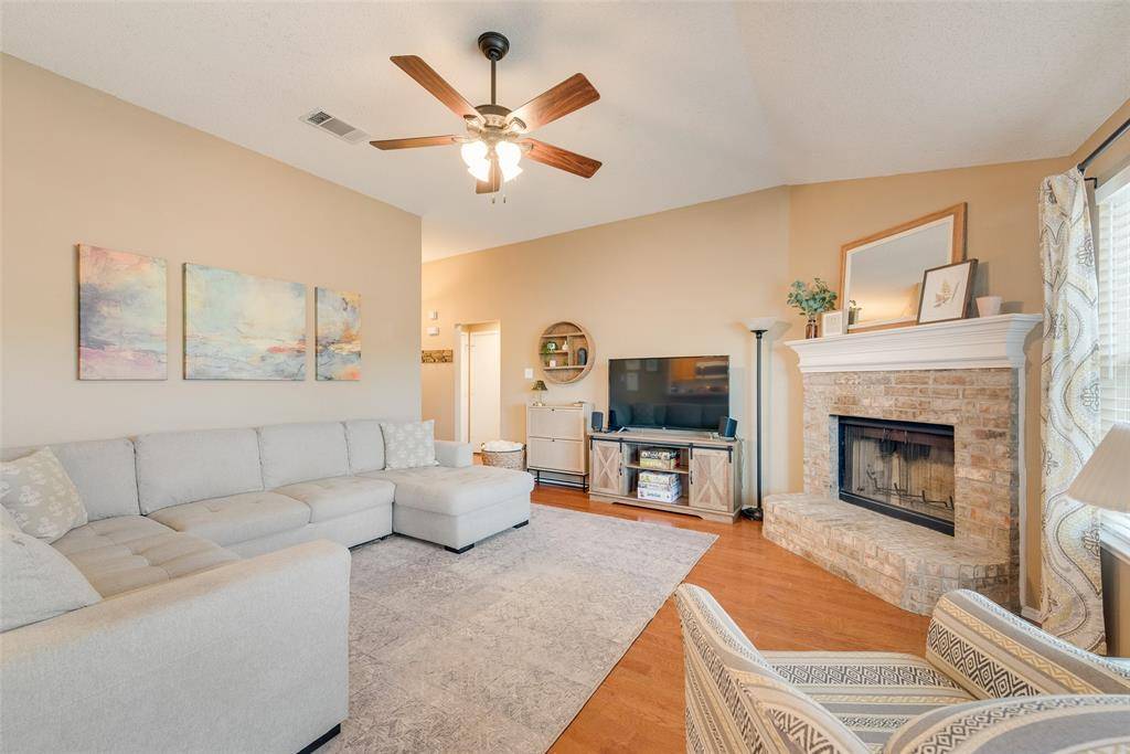 2010 Sword Fish Drive, Mansfield, TX 76063