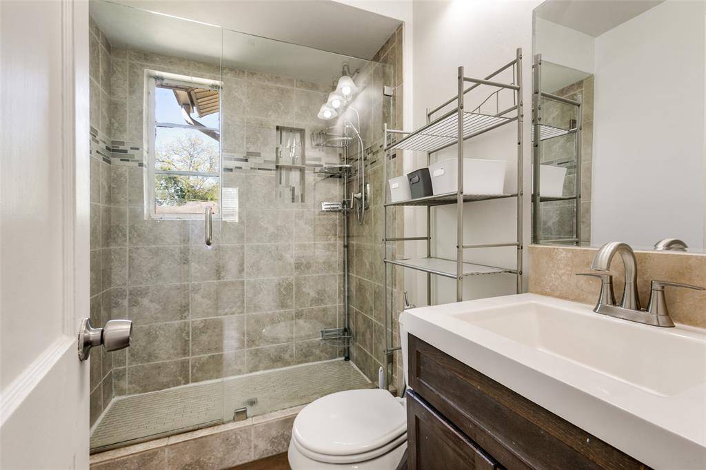 2140 Montalba Avenue, Dallas, TX 75228