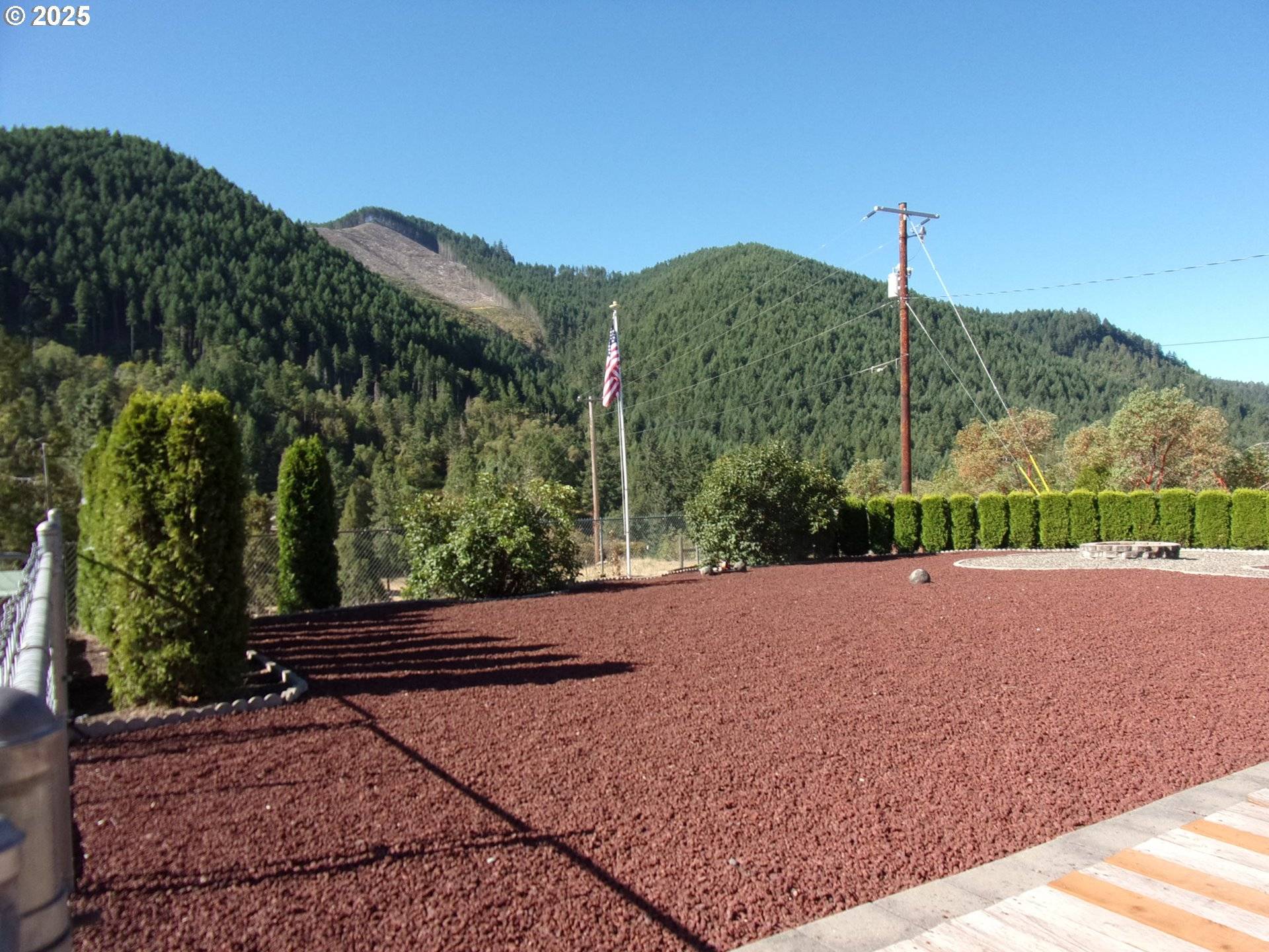 375 JORDAN CREEK RD, Riddle, OR 97469