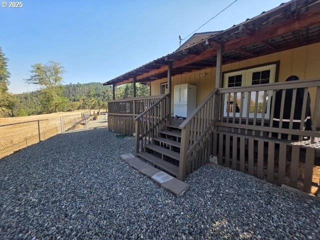 375 JORDAN CREEK RD, Riddle, OR 97469