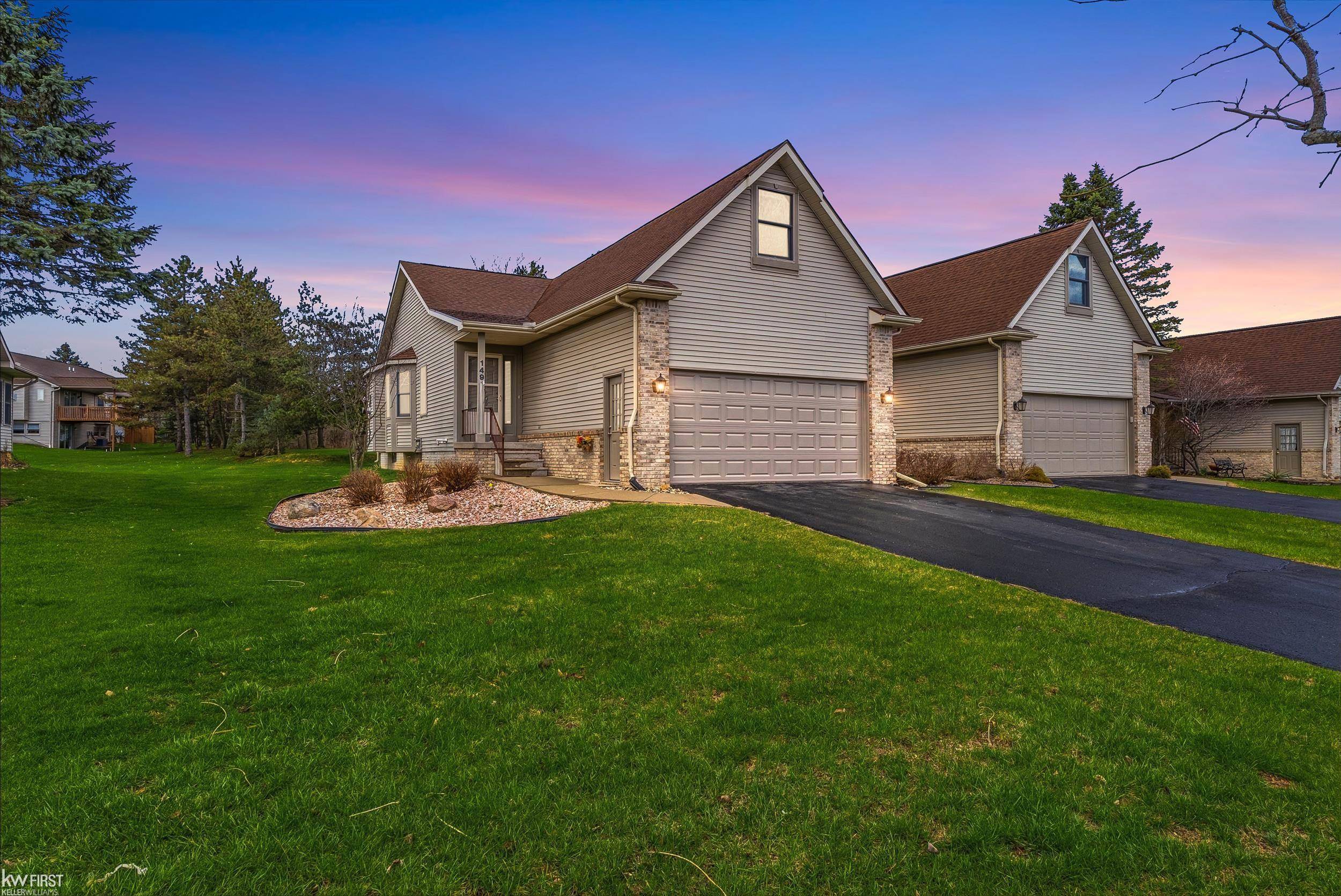 149 Creekwood CIR, Linden, MI 48451