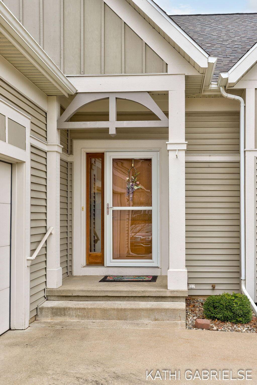 18147 Lost Creek LN, Spring Lake Twp, MI 49456