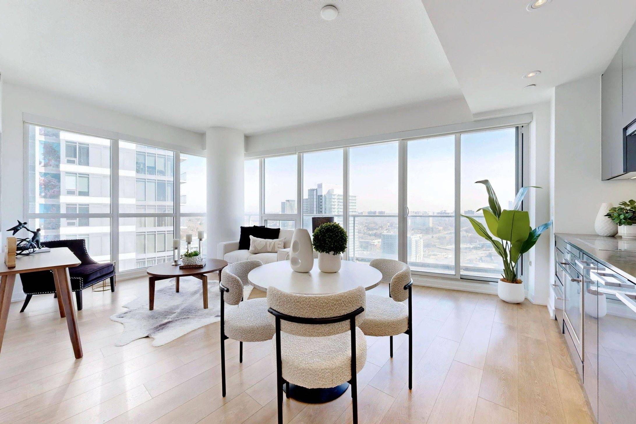 117 Mcmahon DR #2209, Toronto C15, ON M2K 2X9