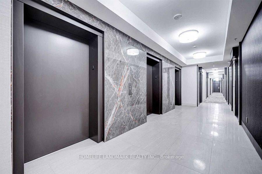 23 Glebe RD W #304, Toronto C03, ON M5P 0A1