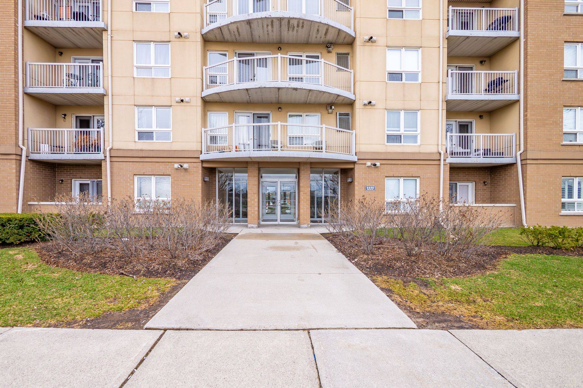 4450 Fairview ST #312, Burlington, ON L7L 7K7