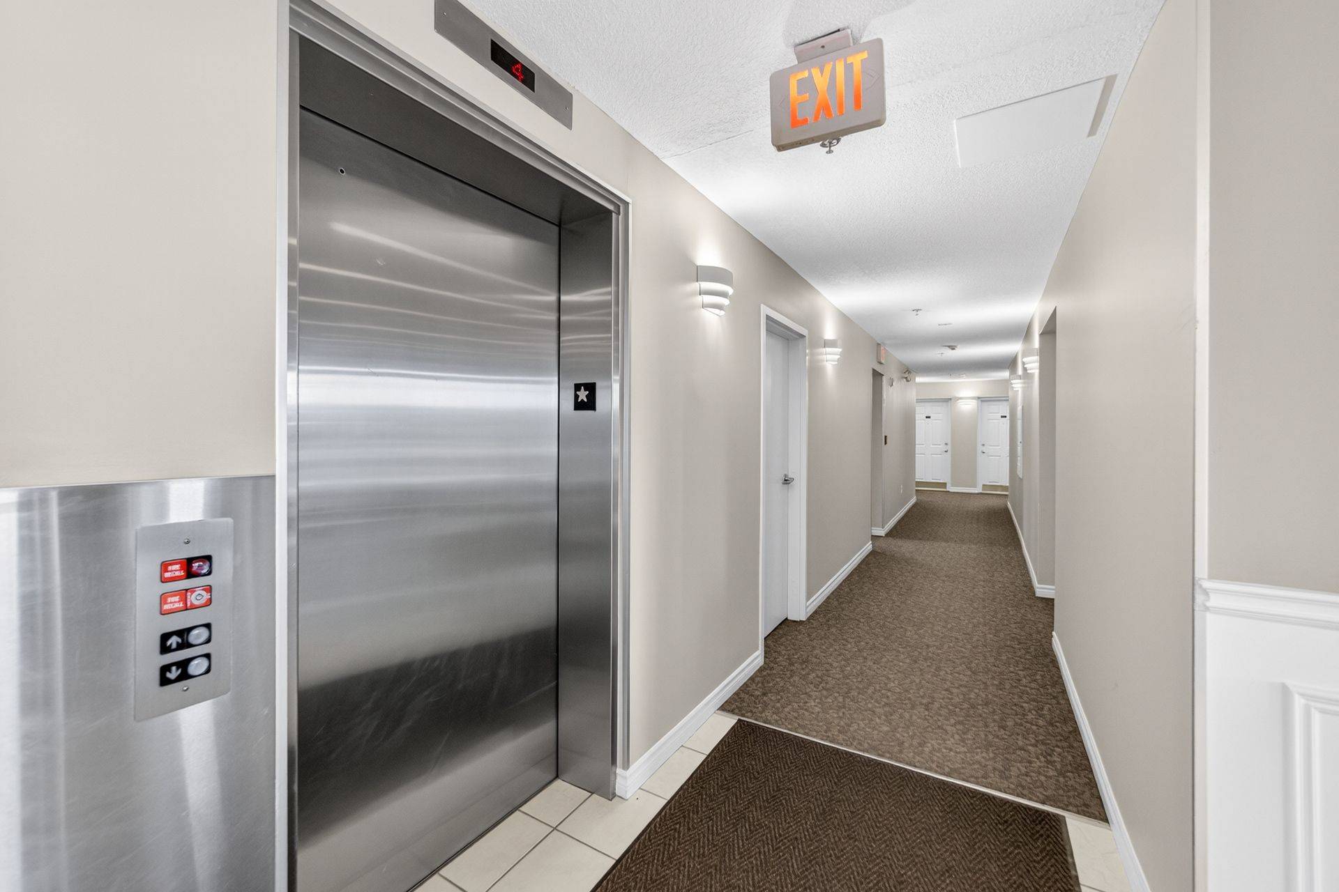 4450 Fairview ST #312, Burlington, ON L7L 7K7