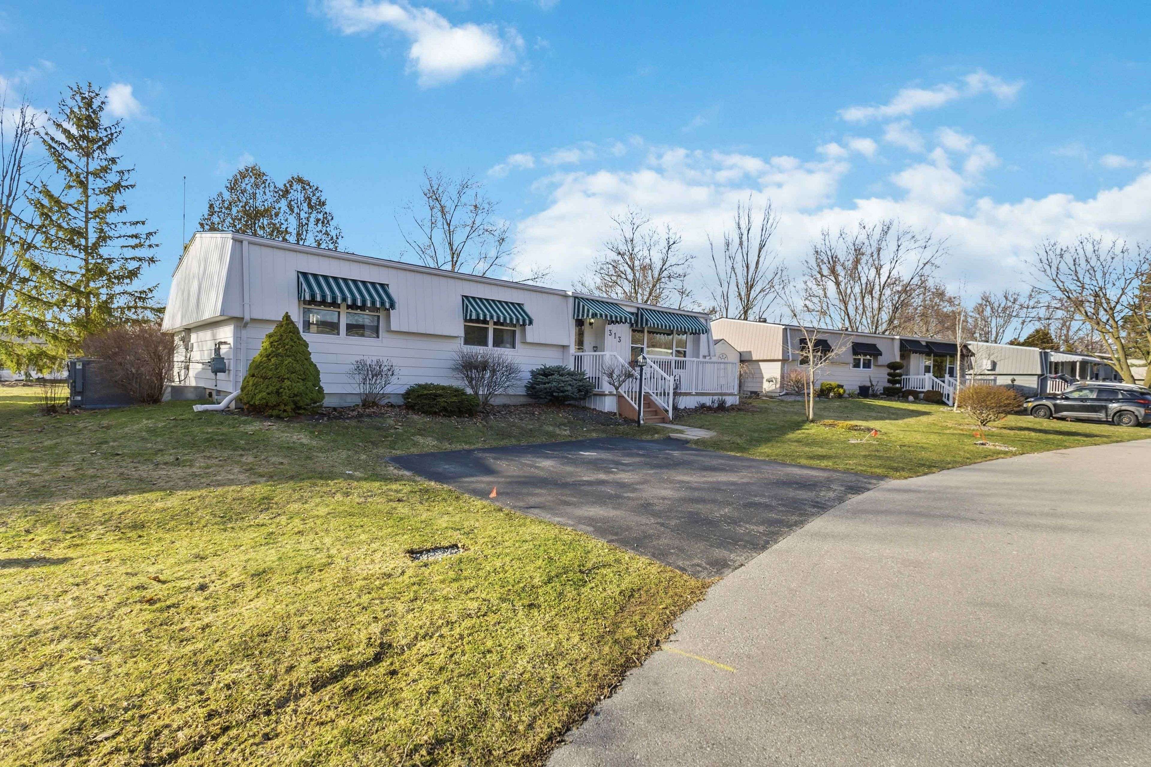 313 Pinetree LN, South Huron, ON N0M 1T0