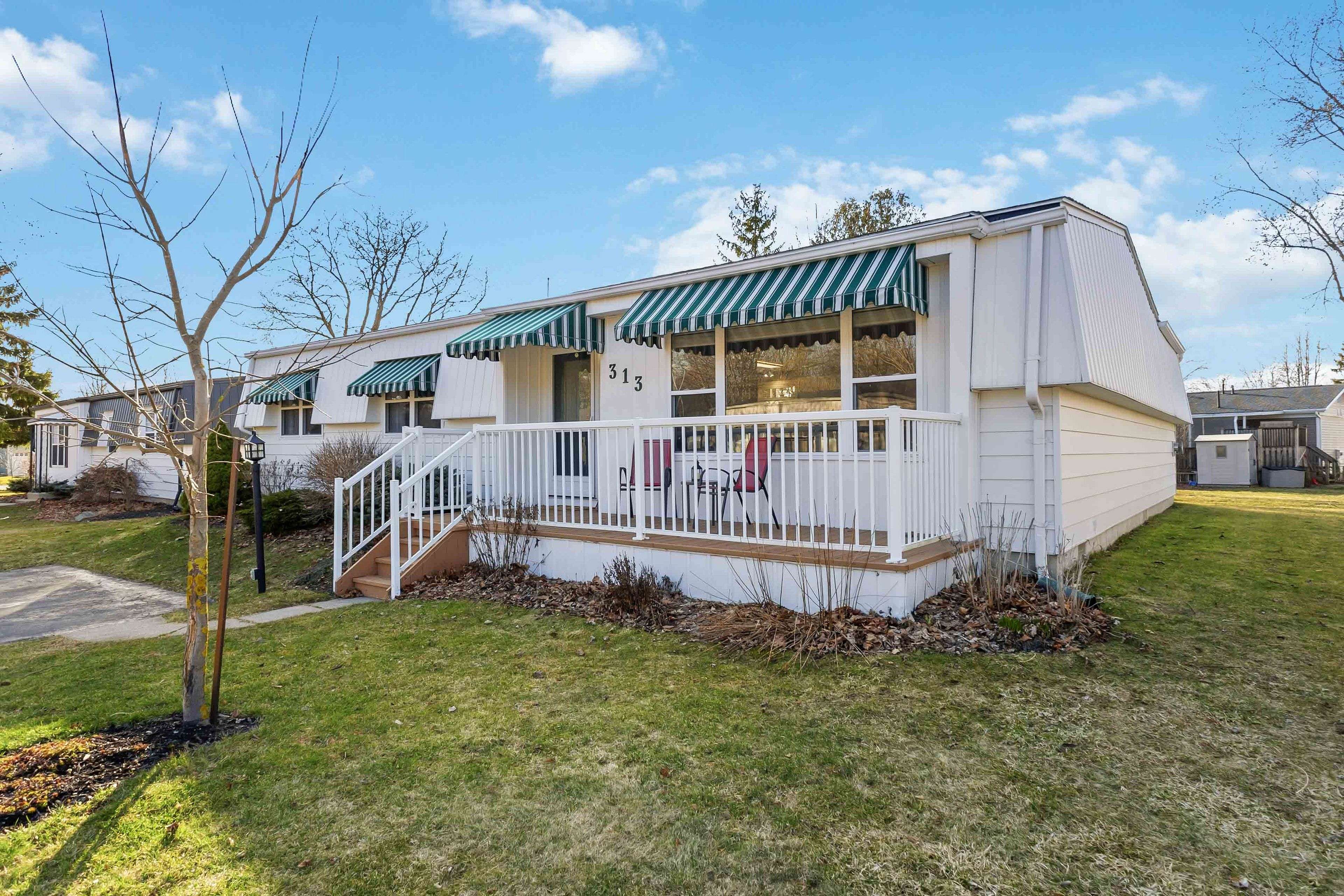 313 Pinetree LN, South Huron, ON N0M 1T0