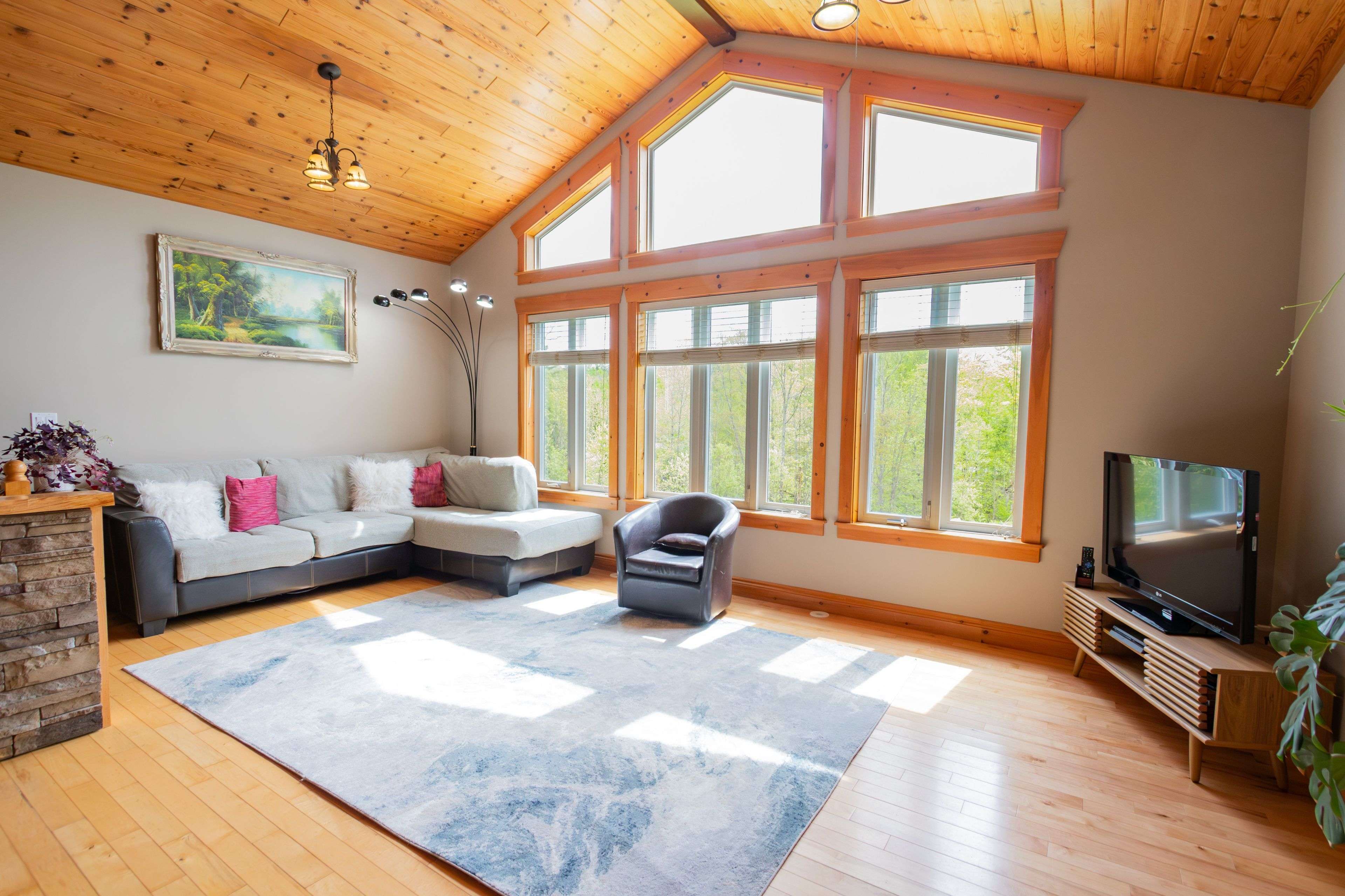 1019 Silk LN, Minden Hills, ON K0M 2K0