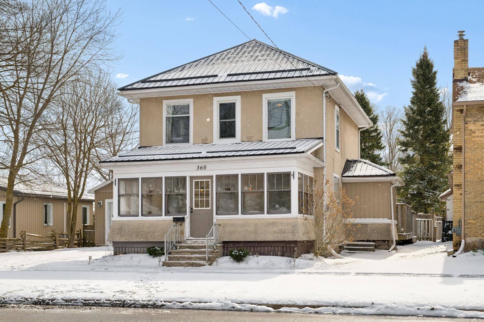 360 Queen ST S, Minto, ON N0G 2P0