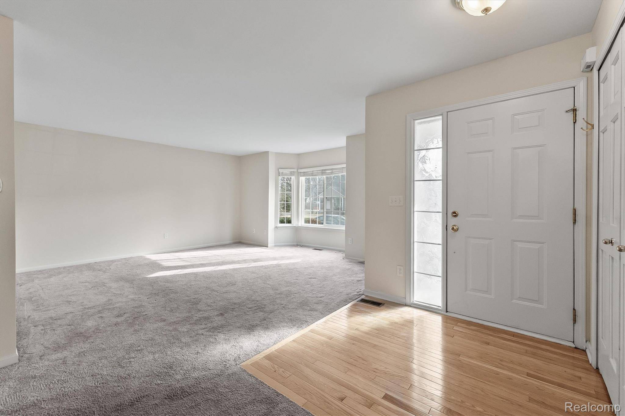 1513 Anne DR, Royal Oak Charter Township, MI 48067