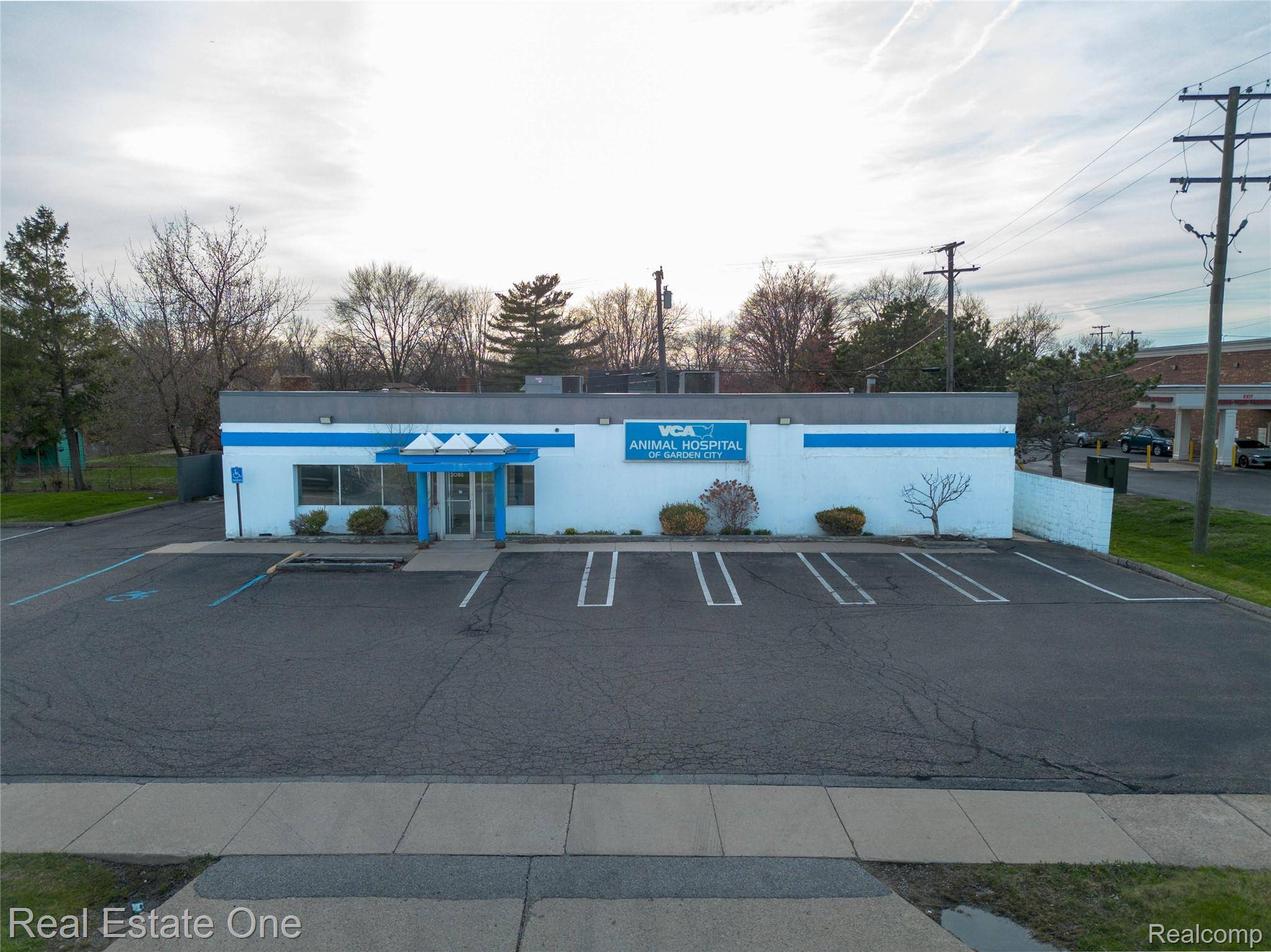 2079 Inkster RD, Garden City, MI 48135