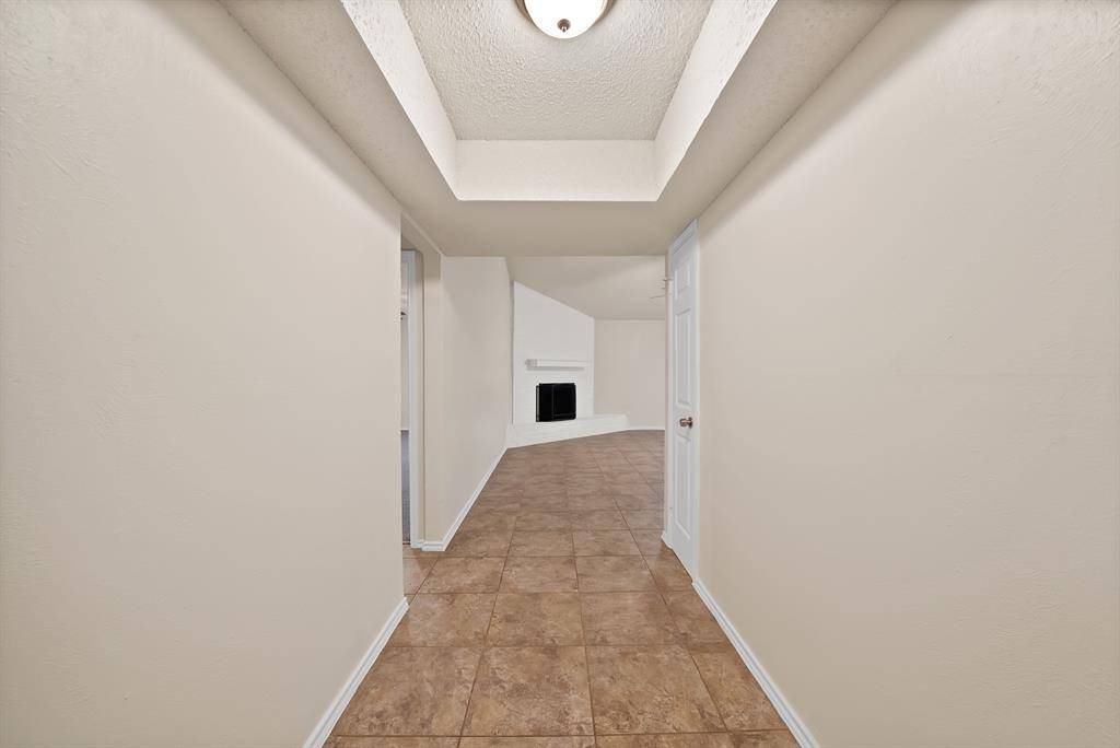 4807 Crestmont Court, Arlington, TX 76017