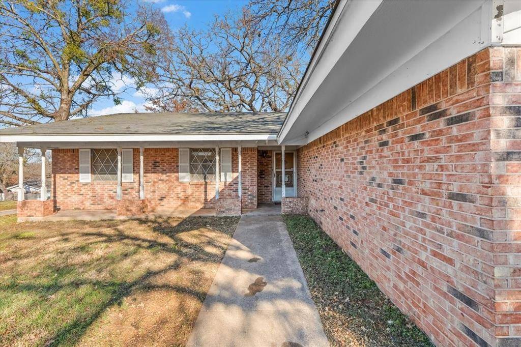 601 State Street, Weatherford, TX 76086