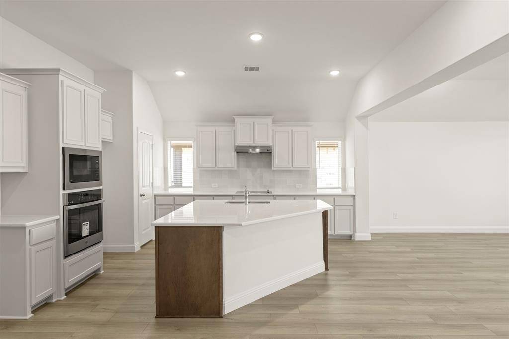 1404 Elle Lane, Aubrey, TX 76227